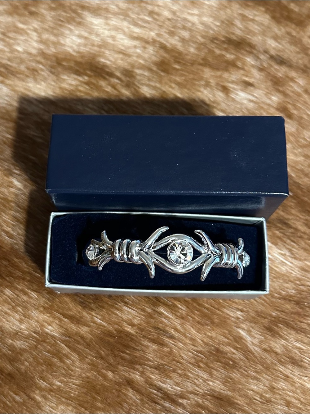 NIB Montana Silversmith Silver Barbed Wire Crystal Cuff Bracelet - Picture 3 of 7